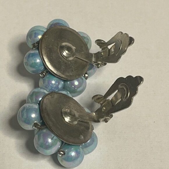 VTG Blue Faux Pearl Cluster Clip On Earrings Japan Silver Tone 1" - Picture 5 of 15